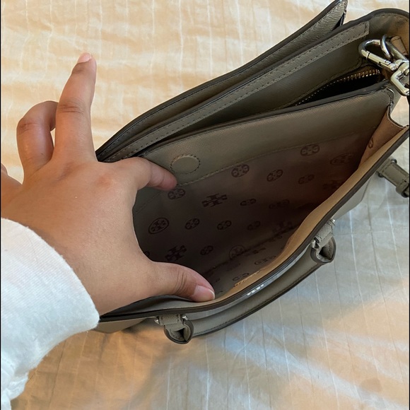 ❌SOLD❌Tory Burch crossbody - Picture 3 of 4